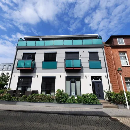 Lachmoewe By Deju * Norderney